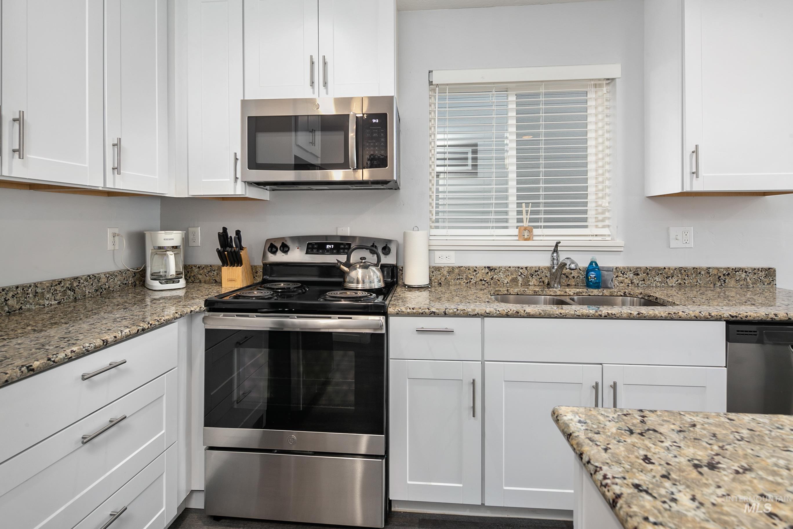 2513 N 31st, Boise, Idaho 83703, 3 Bedrooms, 2 Bathrooms, Residential Income For Sale, Price $870,000,MLS 98967007