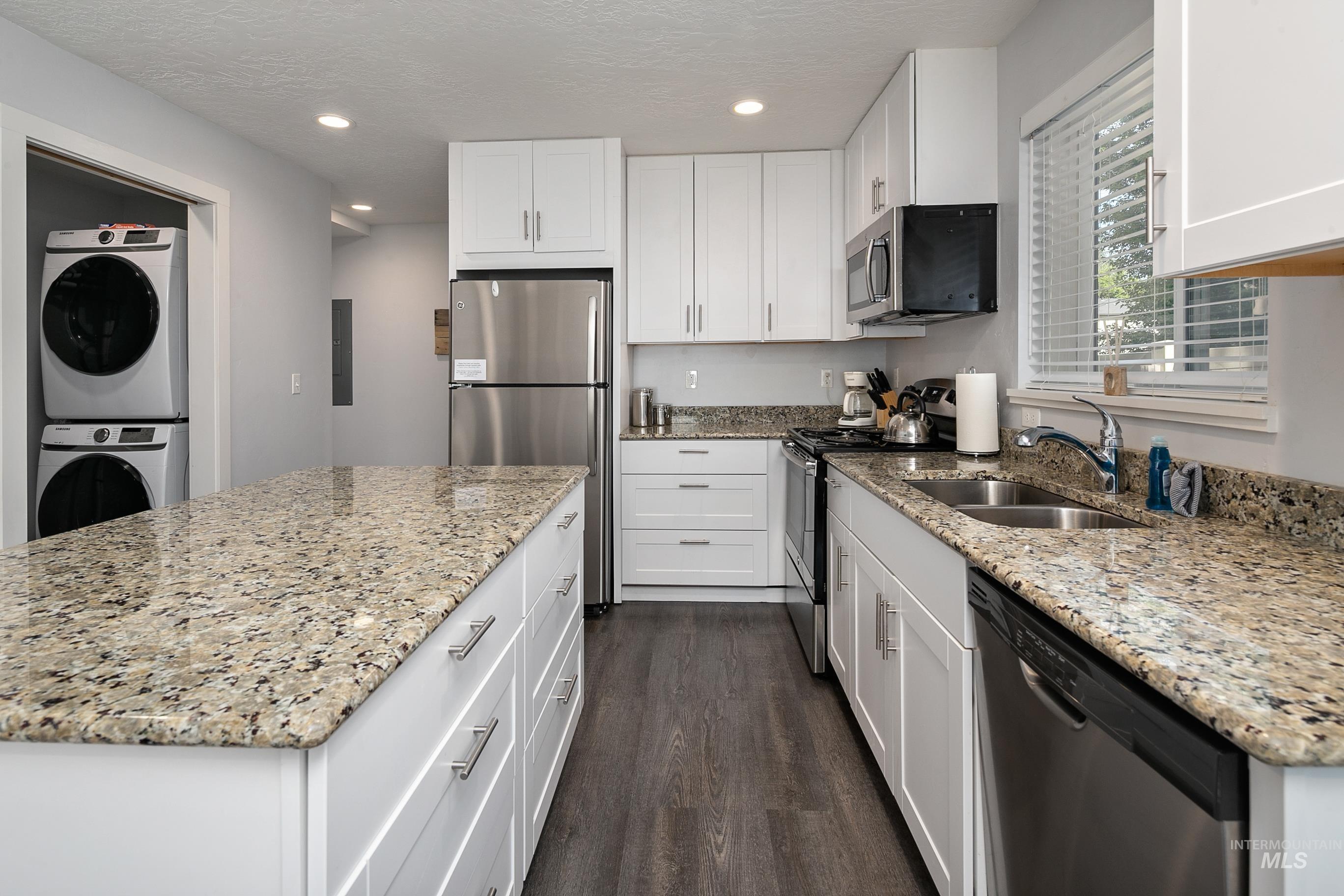 2513 N 31st, Boise, Idaho 83703, 3 Bedrooms, 2 Bathrooms, Residential Income For Sale, Price $870,000,MLS 98967007