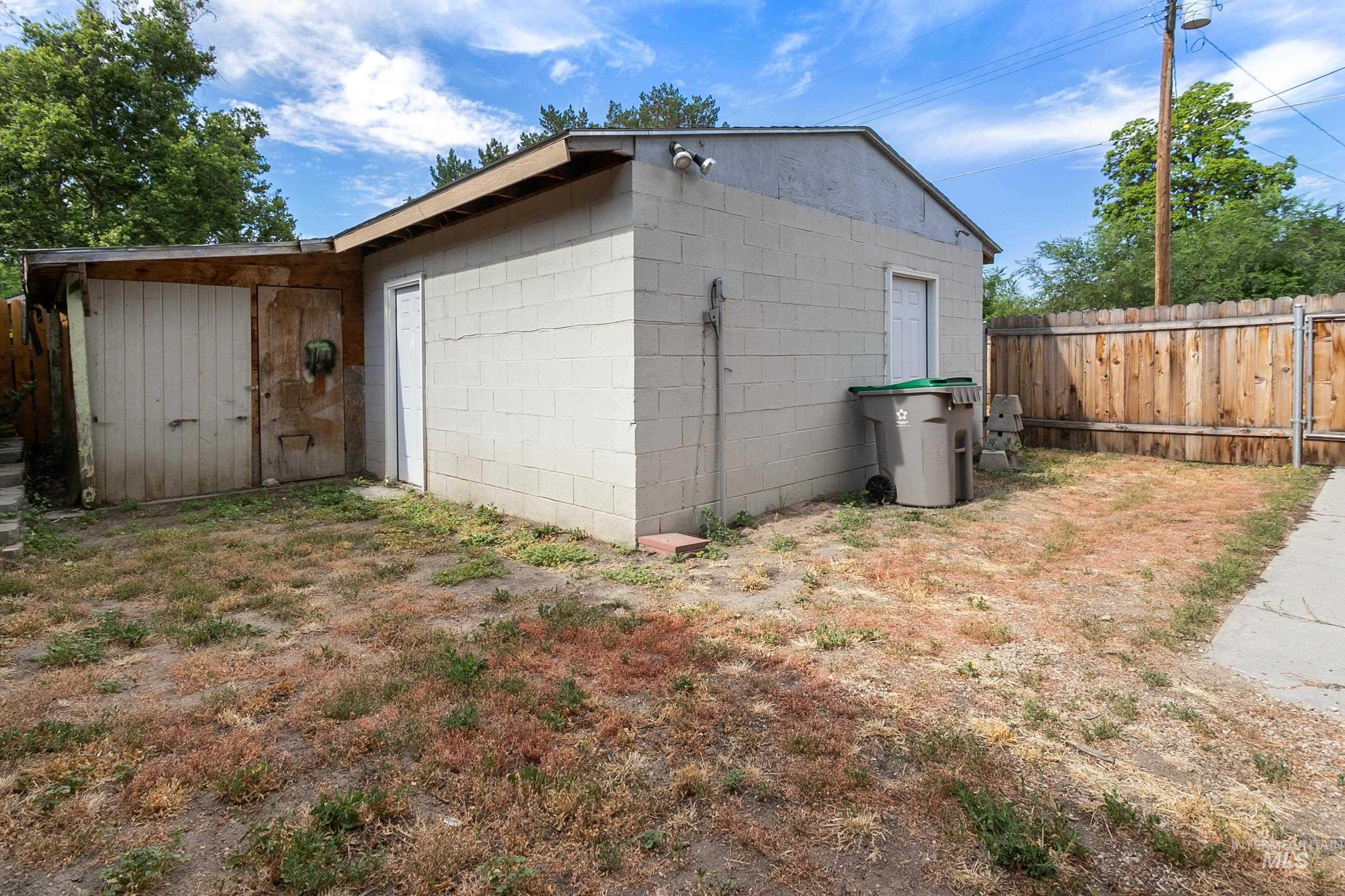 2513 N 31st, Boise, Idaho 83703, 3 Bedrooms, 2 Bathrooms, Residential Income For Sale, Price $870,000,MLS 98967007