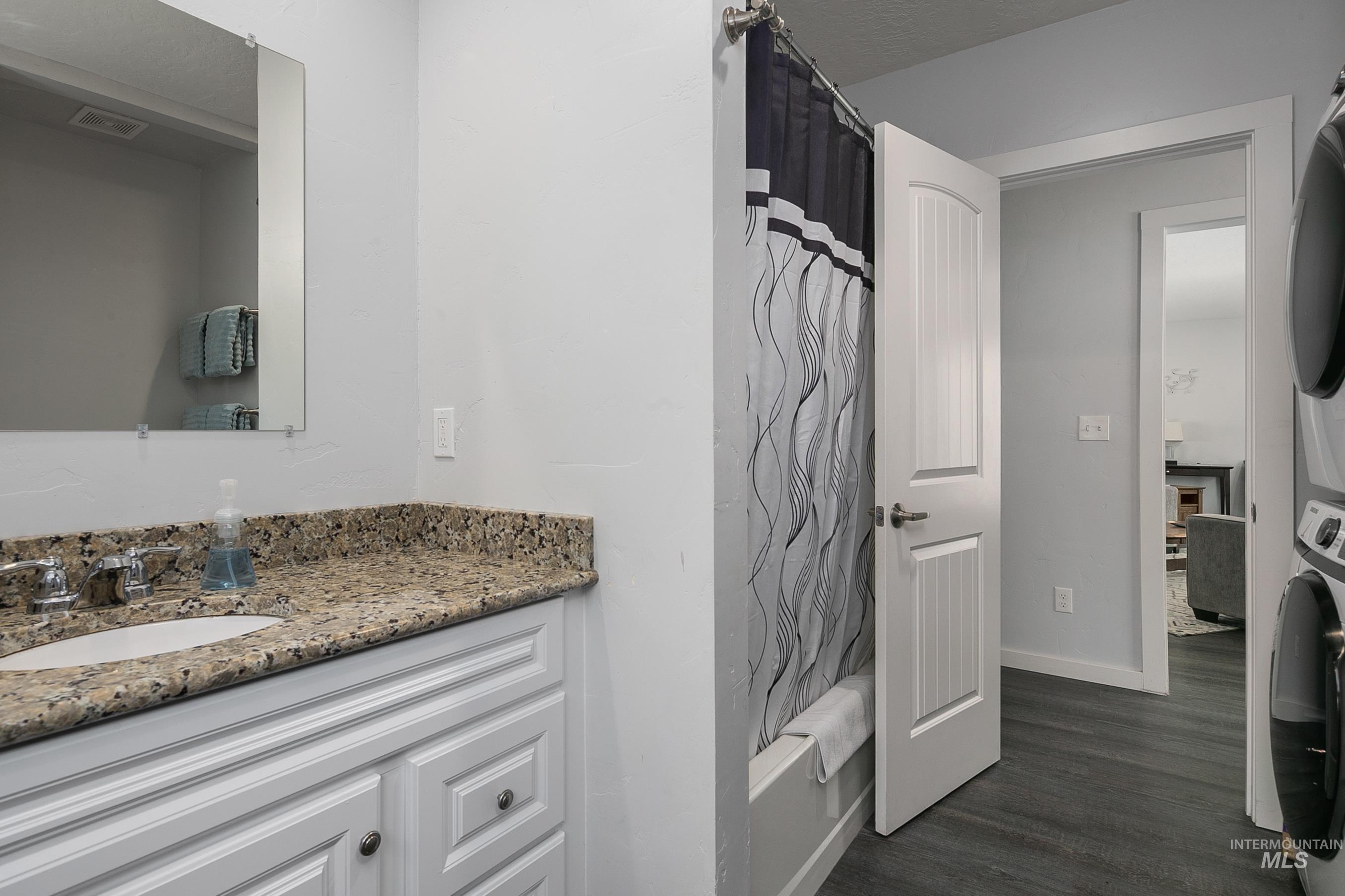 2513 N 31st, Boise, Idaho 83703, 3 Bedrooms, 2 Bathrooms, Residential Income For Sale, Price $870,000,MLS 98967007