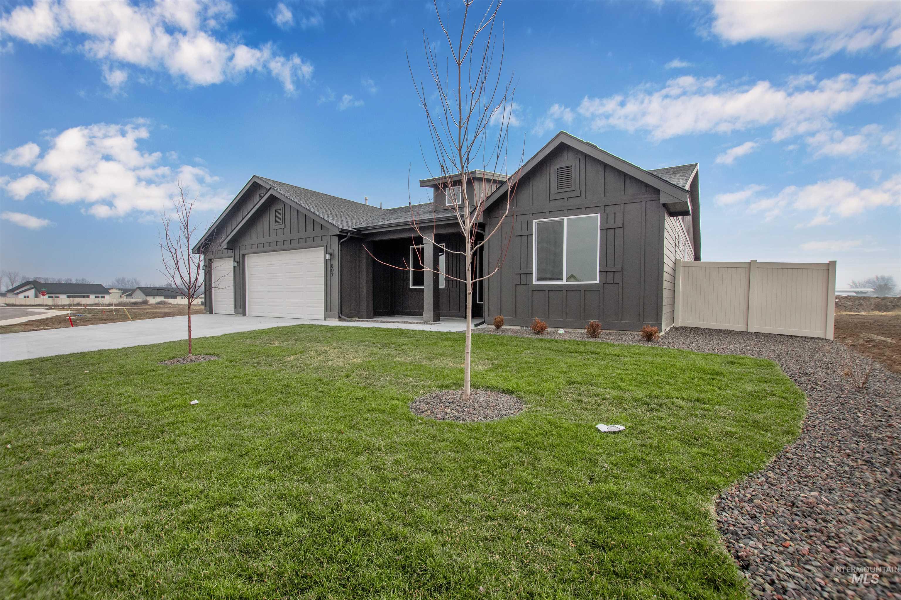 607 Fallen Leaf Ave, New Plymouth, Idaho 83655, 4 Bedrooms, 2.5 Bathrooms, Residential For Sale, Price $485,000,MLS 98967009