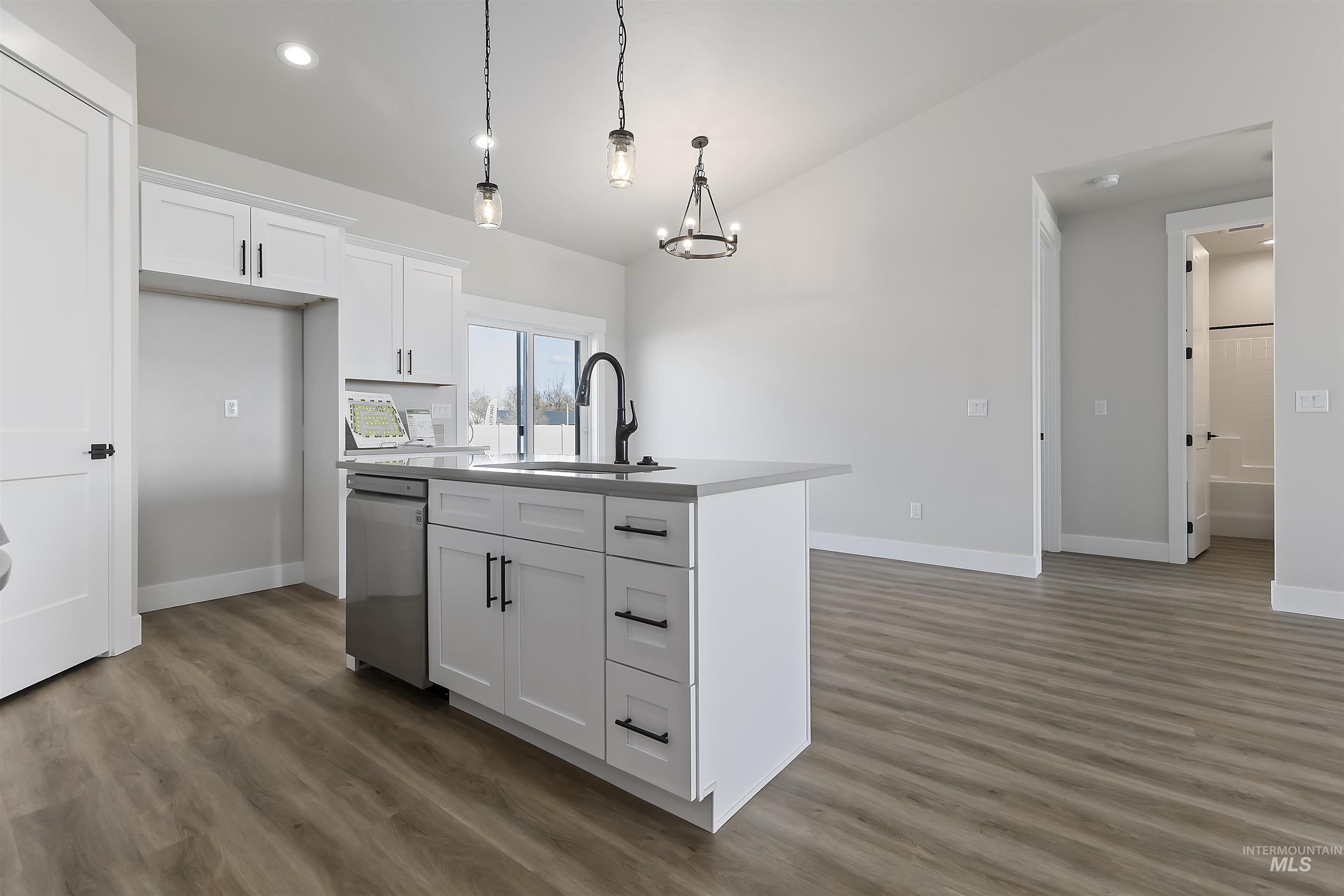 607 Fallen Leaf Ave, New Plymouth, Idaho 83655, 4 Bedrooms, 2.5 Bathrooms, Residential For Sale, Price $485,000,MLS 98967009