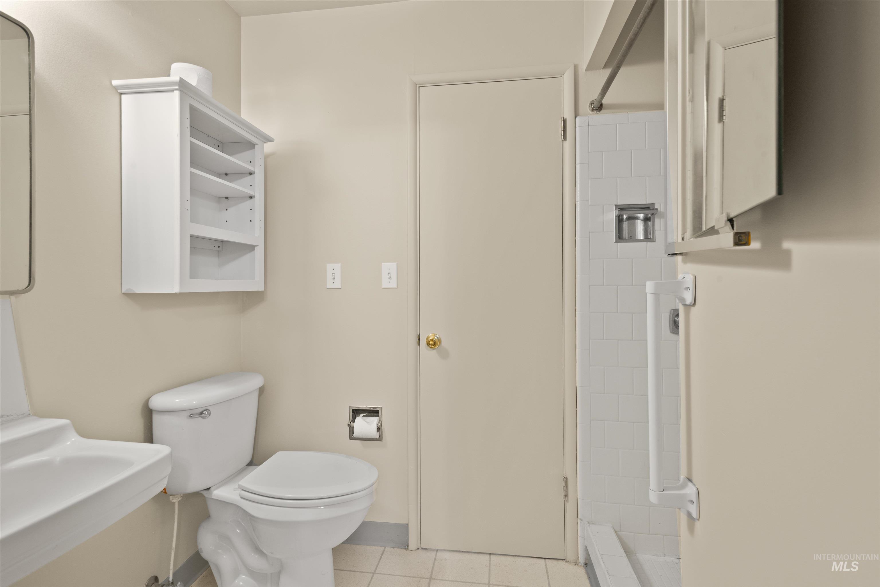 324 S Whitley Dr., Fruitland, Idaho 83619, 3 Bedrooms, 2 Bathrooms, Residential For Sale, Price $289,900,MLS 98967022