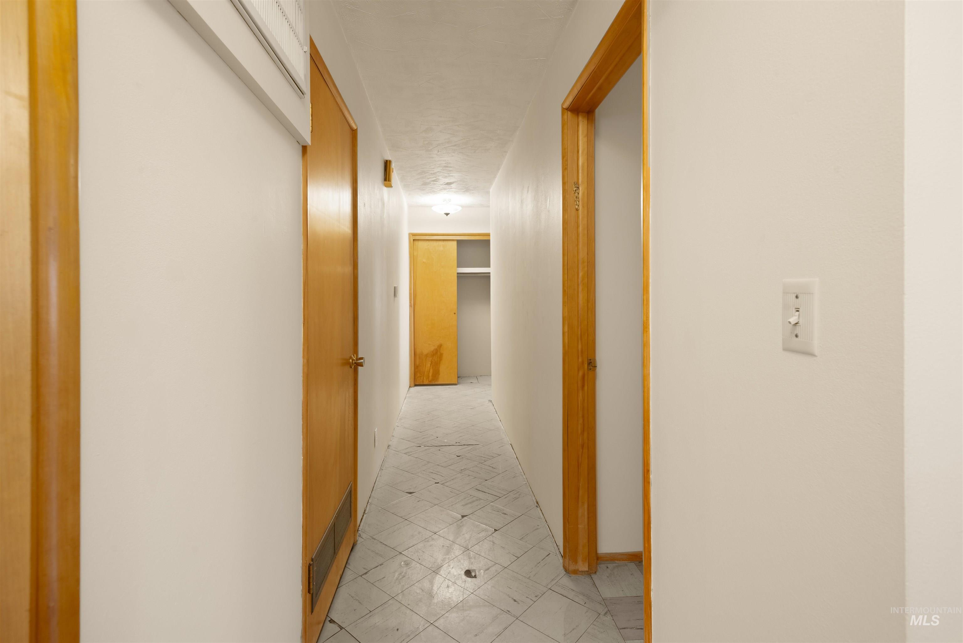 324 S Whitley Dr., Fruitland, Idaho 83619, 3 Bedrooms, 2 Bathrooms, Residential For Sale, Price $289,900,MLS 98967022