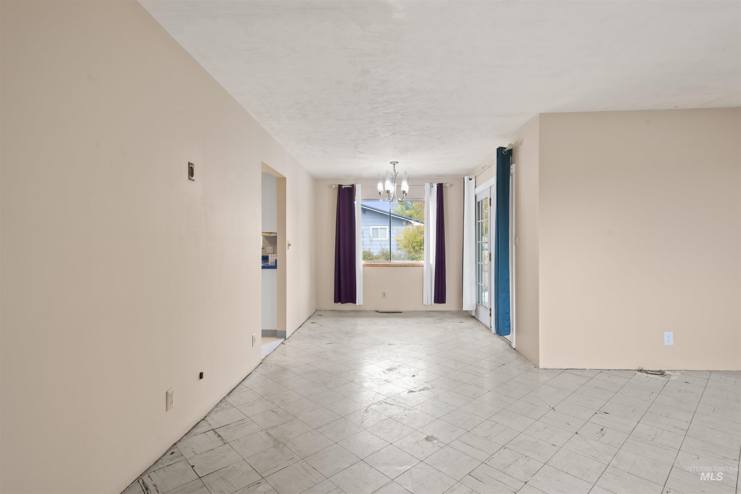 324 S Whitley Dr., Fruitland, Idaho 83619, 3 Bedrooms, 2 Bathrooms, Residential For Sale, Price $289,900,MLS 98967022