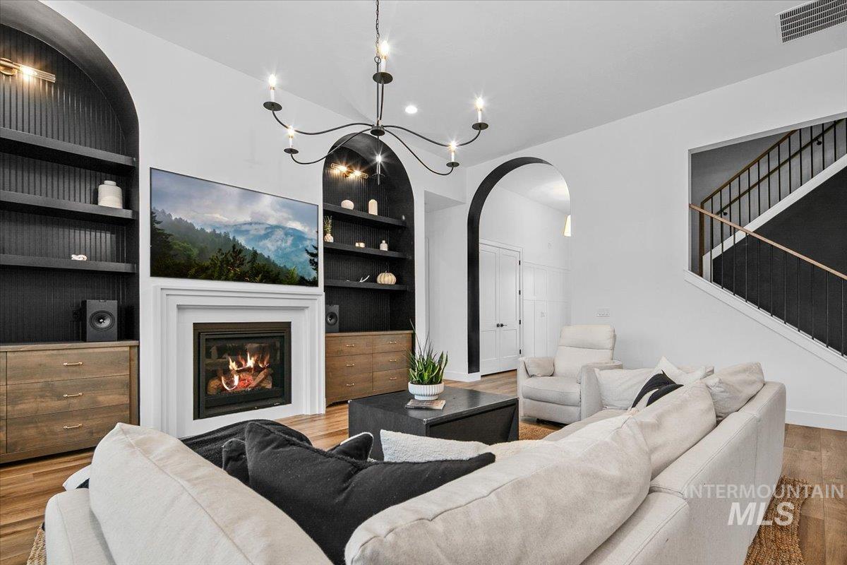 2546 N Heirloom Ave, Eagle, Idaho 83616, 5 Bedrooms, 4 Bathrooms, Residential For Sale, Price $1,399,888,MLS 98967024