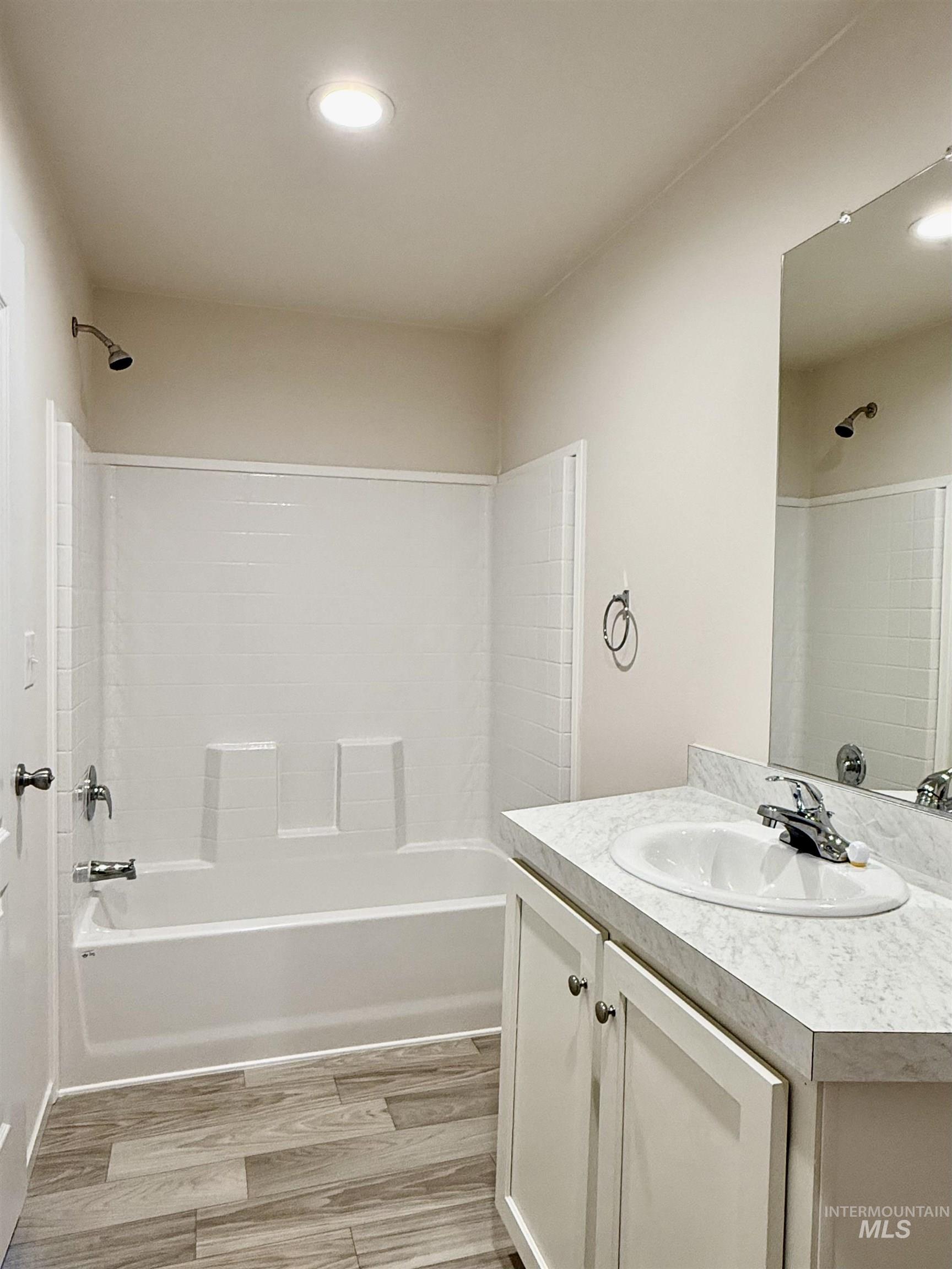 215 Dawn Dr., Mountain Home, Idaho 83647, 3 Bedrooms, 2 Bathrooms, Residential For Sale, Price $73,000,MLS 98967028