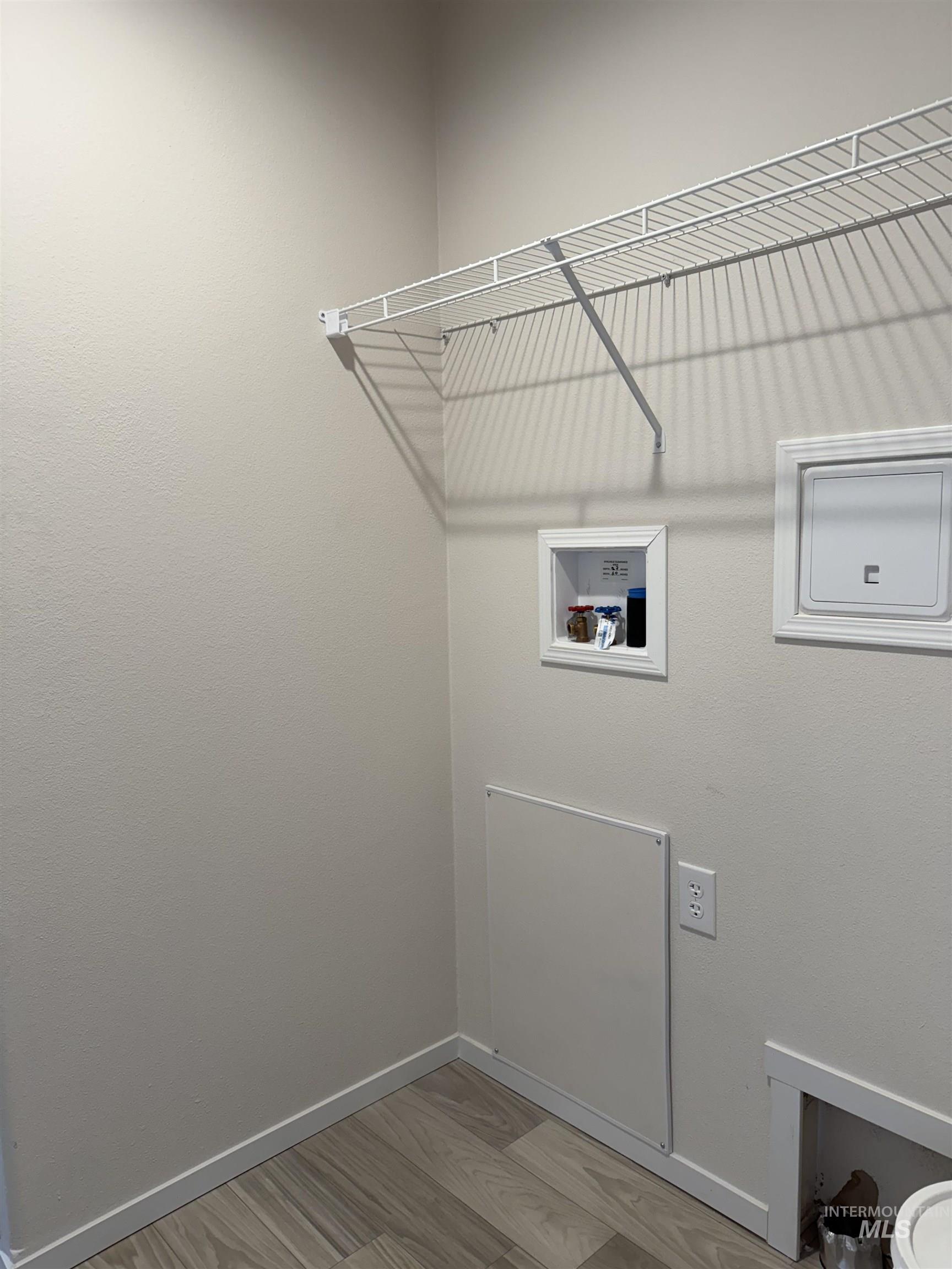 215 Dawn Dr., Mountain Home, Idaho 83647, 3 Bedrooms, 2 Bathrooms, Residential For Sale, Price $73,000,MLS 98967028