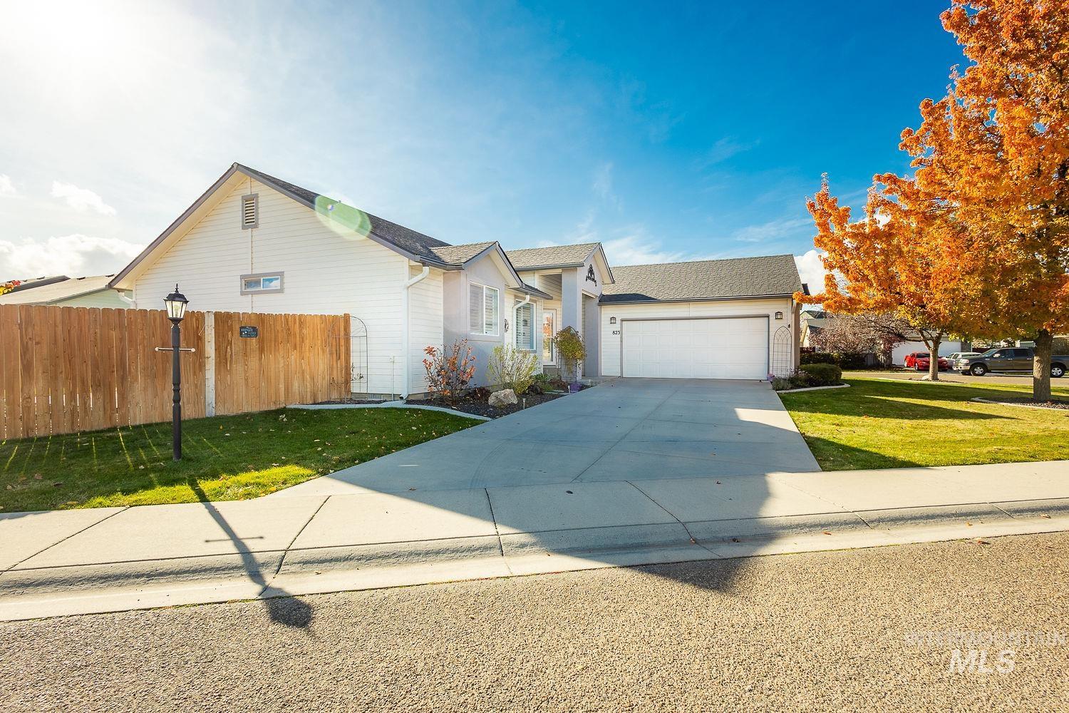 823 Royal St, Caldwell, Idaho 83605, 3 Bedrooms, 2 Bathrooms, Residential For Sale, Price $395,000,MLS 98967030