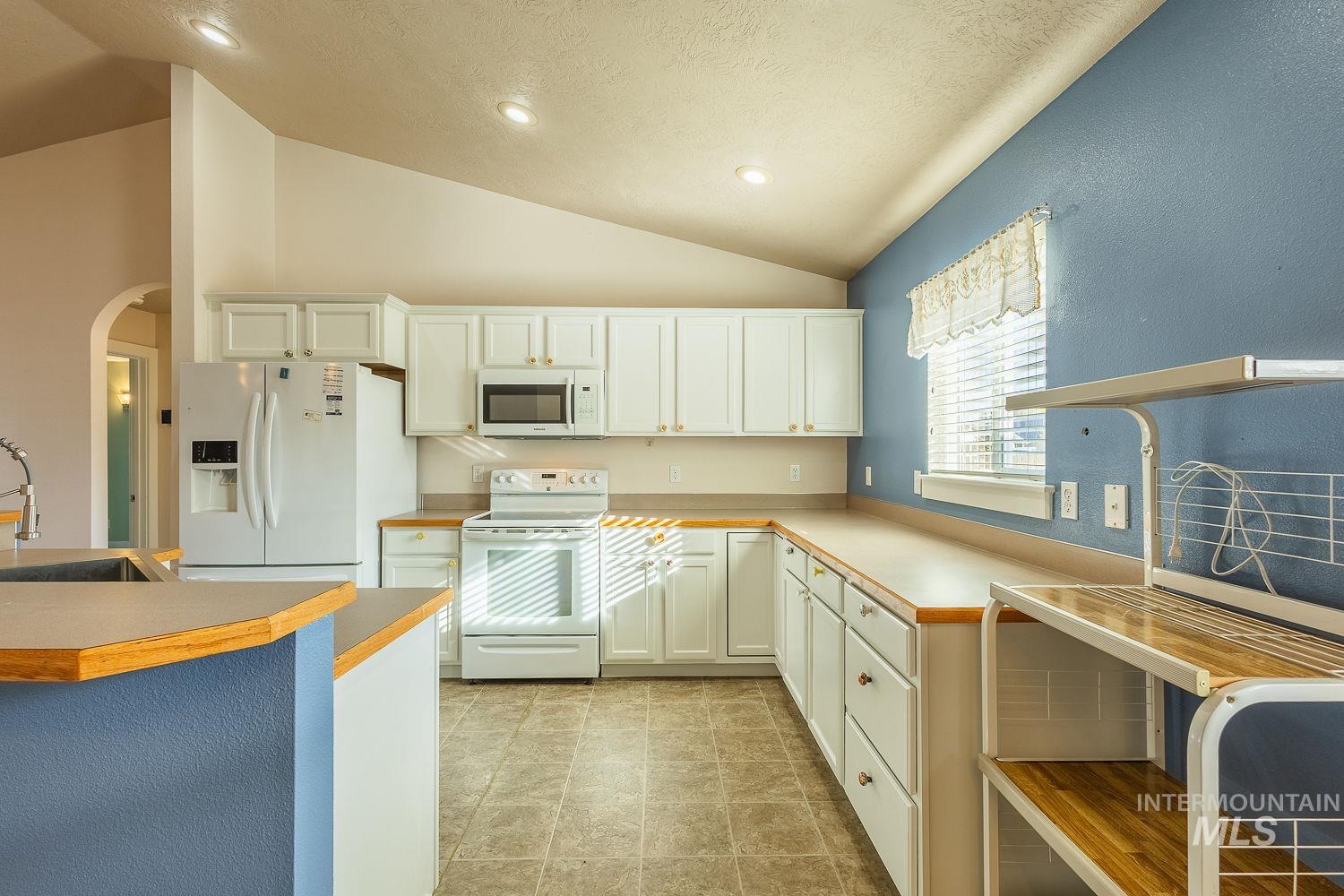 823 Royal St, Caldwell, Idaho 83605, 3 Bedrooms, 2 Bathrooms, Residential For Sale, Price $395,000,MLS 98967030