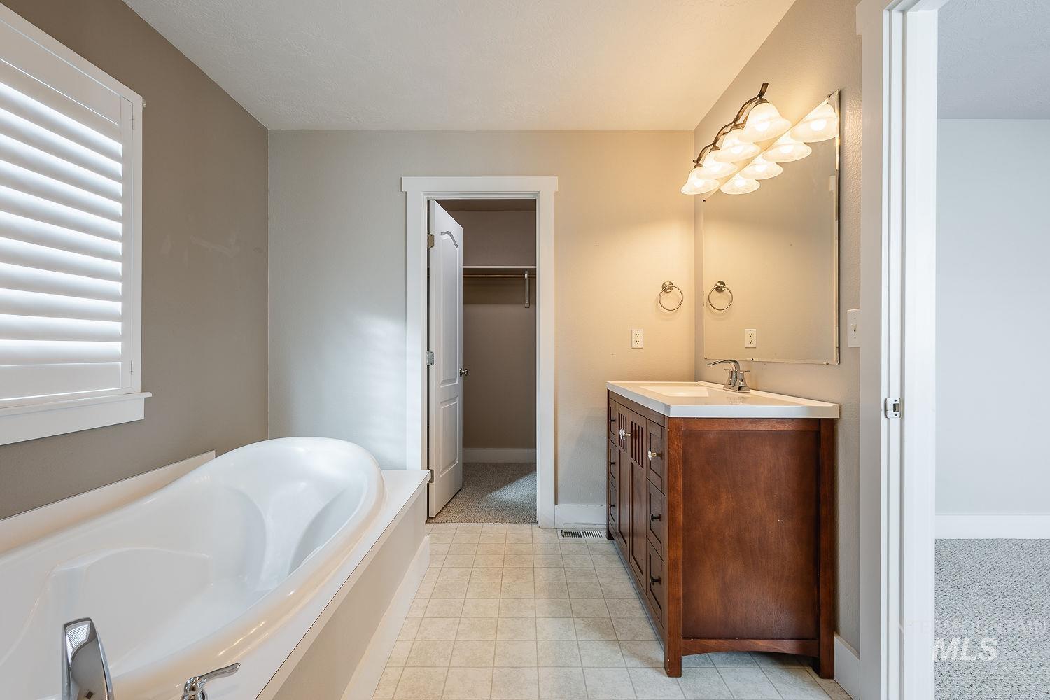 823 Royal St, Caldwell, Idaho 83605, 3 Bedrooms, 2 Bathrooms, Residential For Sale, Price $395,000,MLS 98967030