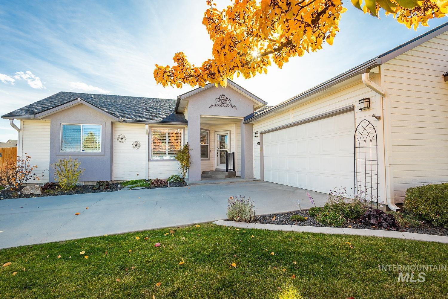 823 Royal St, Caldwell, Idaho 83605, 3 Bedrooms, 2 Bathrooms, Residential For Sale, Price $395,000,MLS 98967030