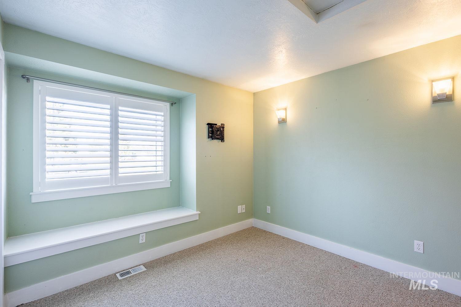 823 Royal St, Caldwell, Idaho 83605, 3 Bedrooms, 2 Bathrooms, Residential For Sale, Price $395,000,MLS 98967030