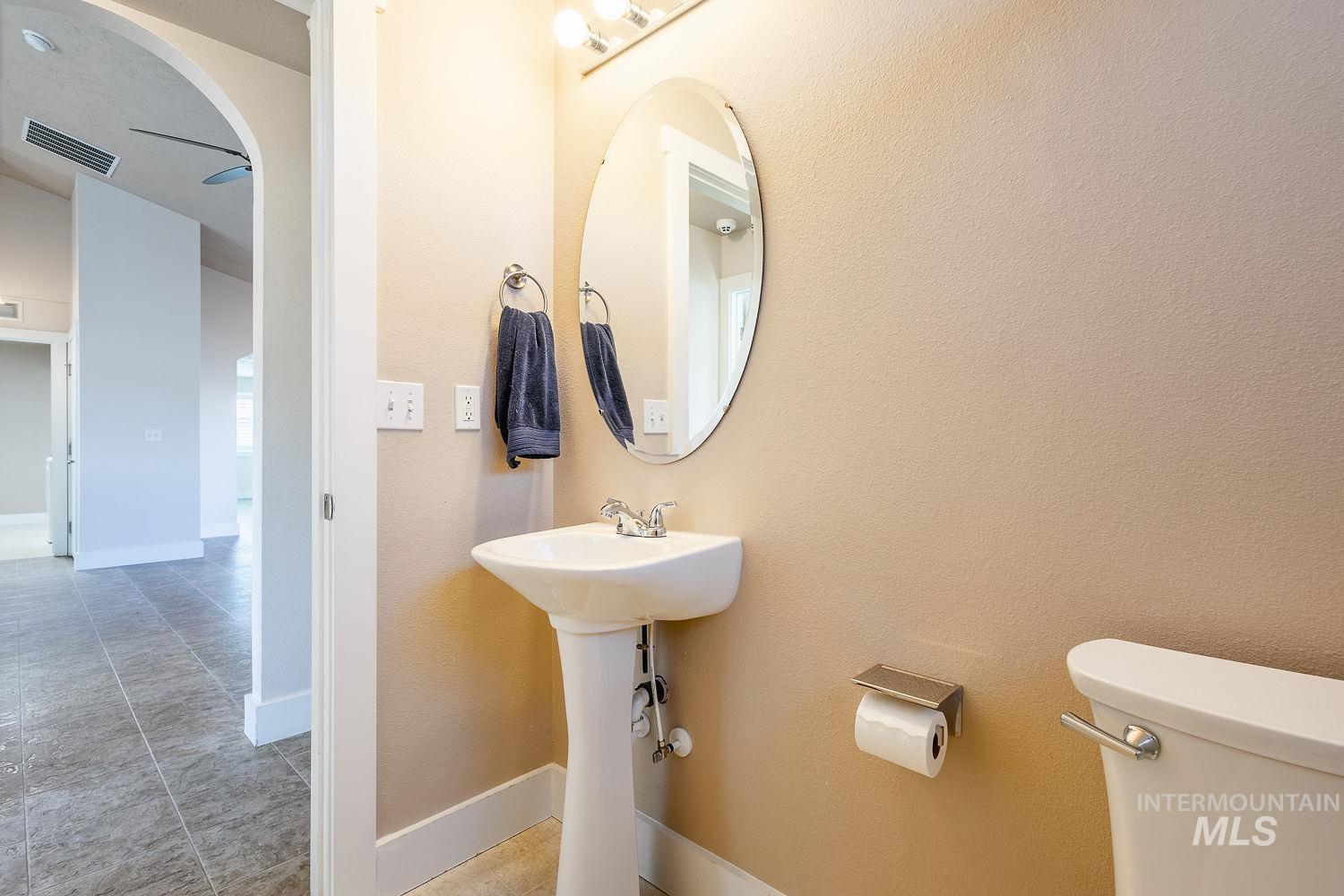 823 Royal St, Caldwell, Idaho 83605, 3 Bedrooms, 2 Bathrooms, Residential For Sale, Price $395,000,MLS 98967030