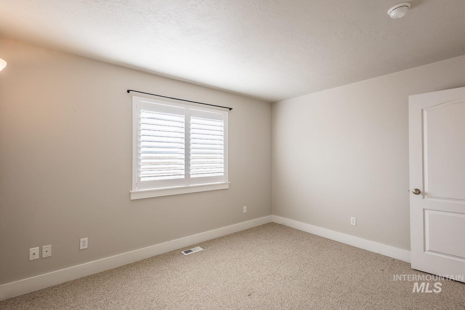 823 Royal St, Caldwell, Idaho 83605, 3 Bedrooms, 2 Bathrooms, Residential For Sale, Price $395,000,MLS 98967030