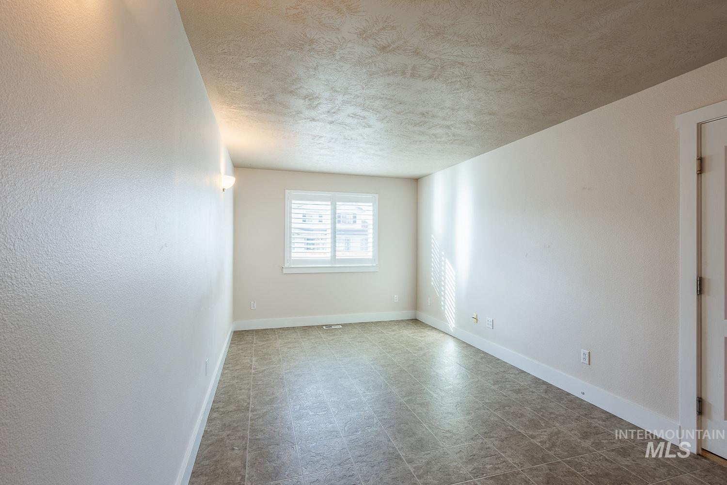 823 Royal St, Caldwell, Idaho 83605, 3 Bedrooms, 2 Bathrooms, Residential For Sale, Price $395,000,MLS 98967030