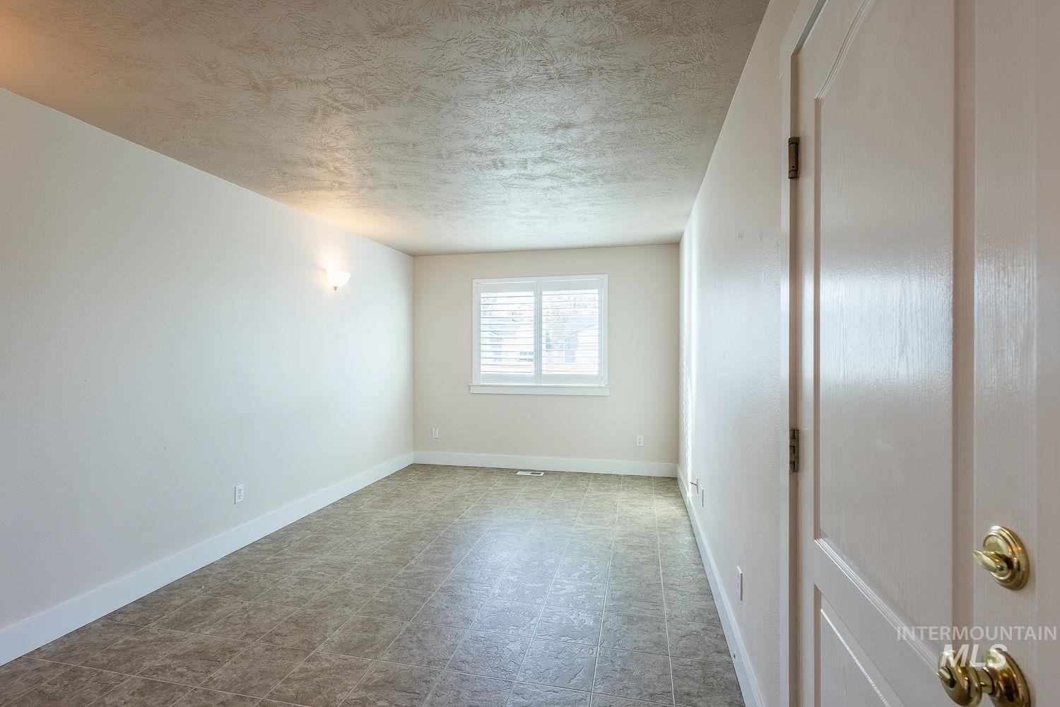 823 Royal St, Caldwell, Idaho 83605, 3 Bedrooms, 2 Bathrooms, Residential For Sale, Price $395,000,MLS 98967030