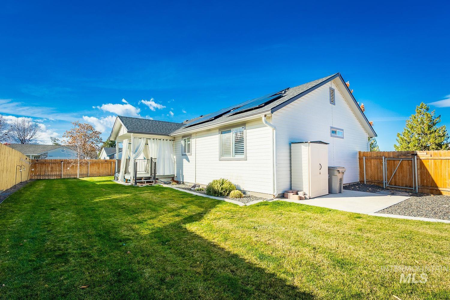 823 Royal St, Caldwell, Idaho 83605, 3 Bedrooms, 2 Bathrooms, Residential For Sale, Price $395,000,MLS 98967030