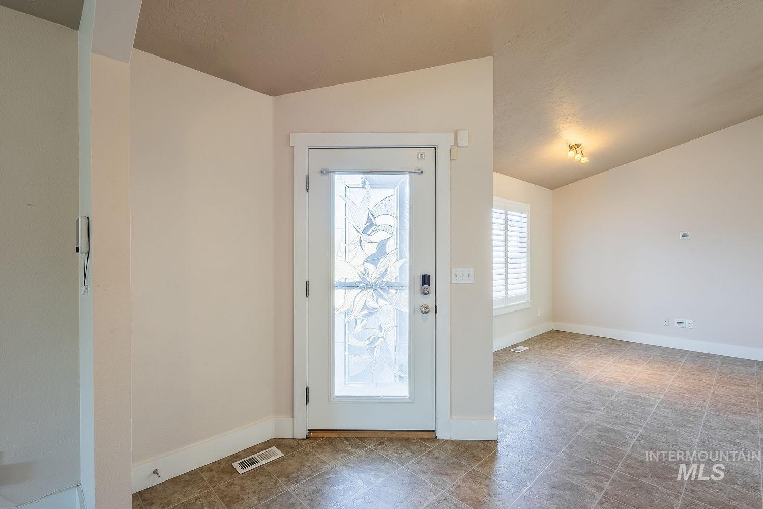 823 Royal St, Caldwell, Idaho 83605, 3 Bedrooms, 2 Bathrooms, Residential For Sale, Price $395,000,MLS 98967030