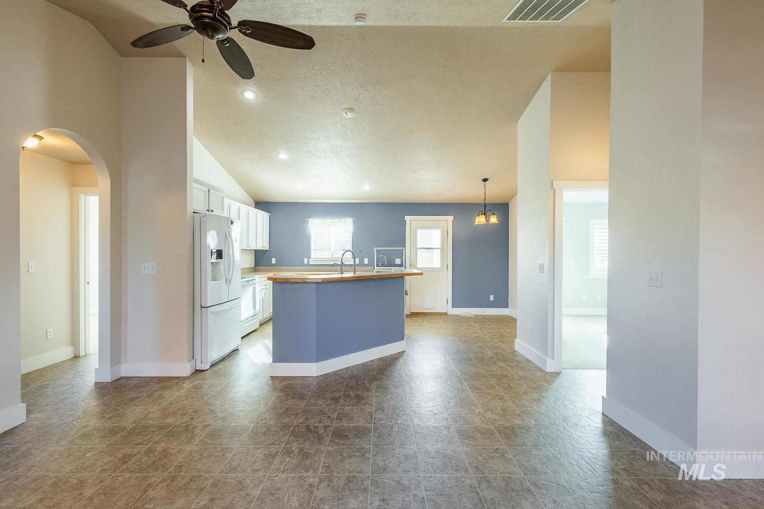 823 Royal St, Caldwell, Idaho 83605, 3 Bedrooms, 2 Bathrooms, Residential For Sale, Price $395,000,MLS 98967030