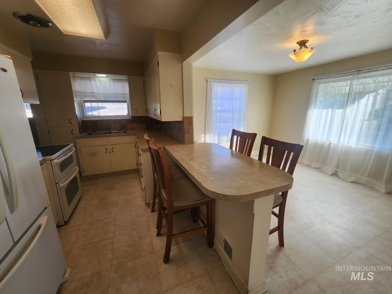 219 S 7th St, Nyssa, Oregon 97913, 4 Bedrooms, 2 Bathrooms, Residential For Sale, Price $239,000,MLS 98967036