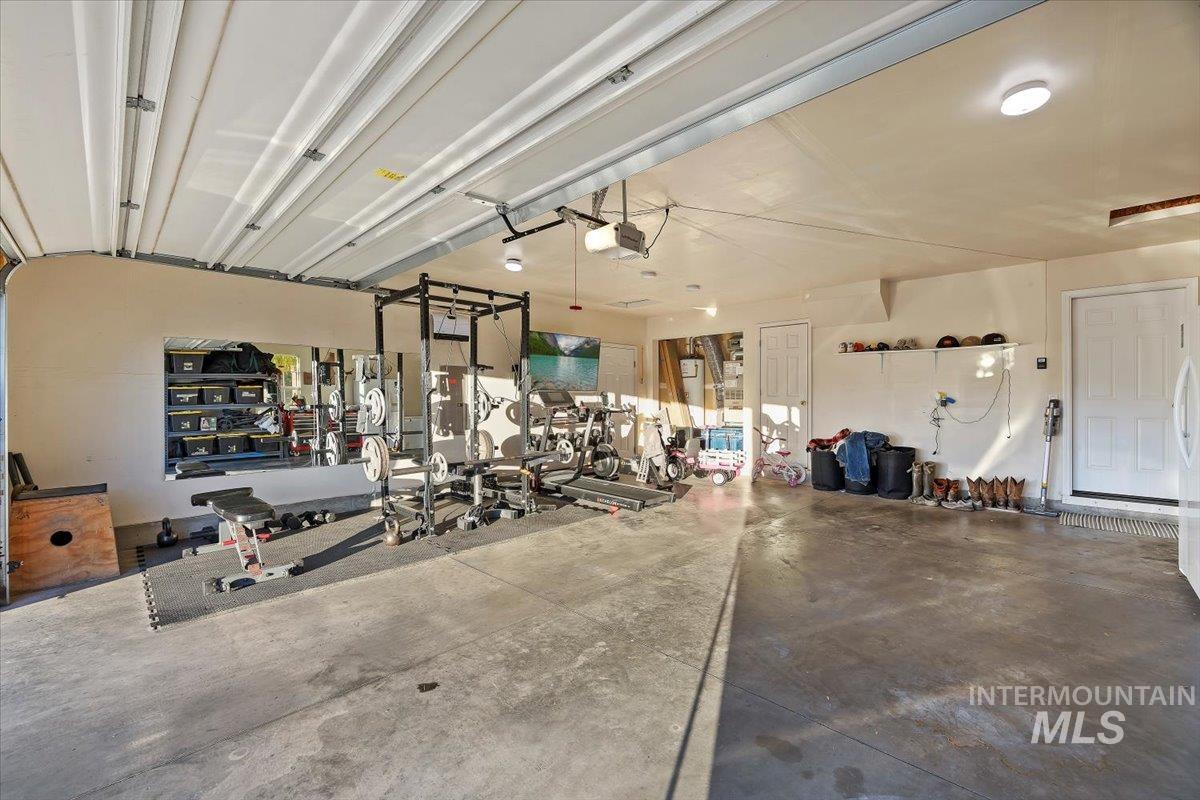 524 Meadowlark Way, Twin Falls, Idaho 83301-6820, 4 Bedrooms, 2 Bathrooms, Residential For Sale, Price $424,900,MLS 98967047