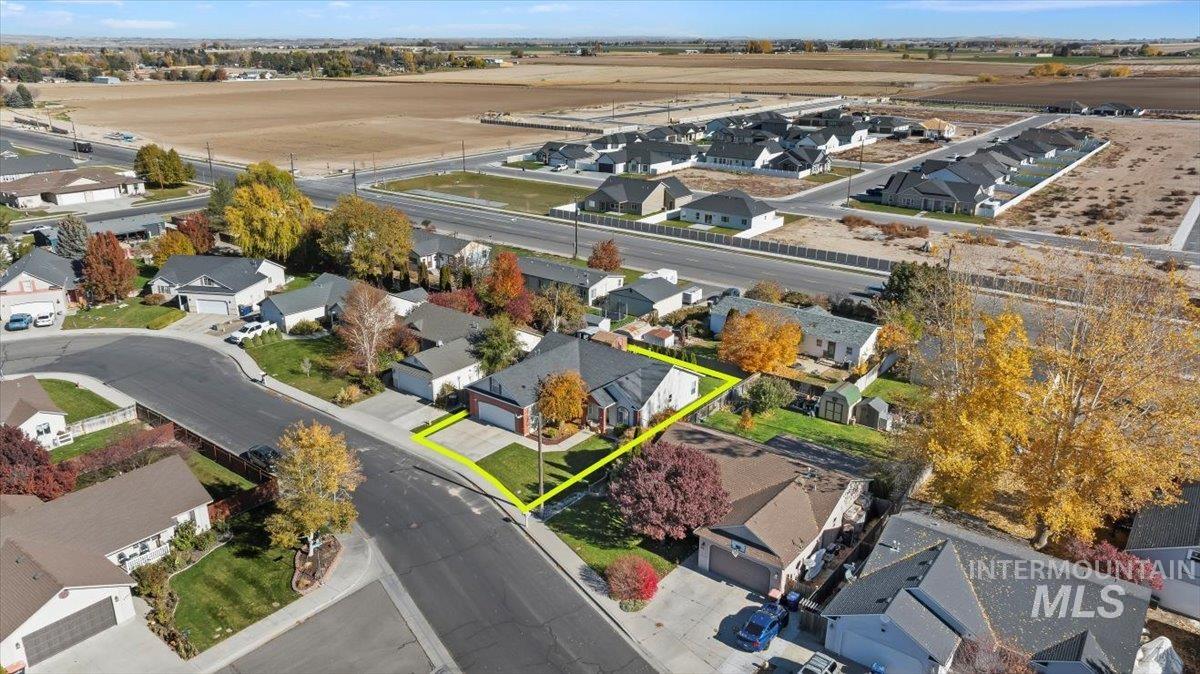 524 Meadowlark Way, Twin Falls, Idaho 83301-6820, 4 Bedrooms, 2 Bathrooms, Residential For Sale, Price $424,900,MLS 98967047