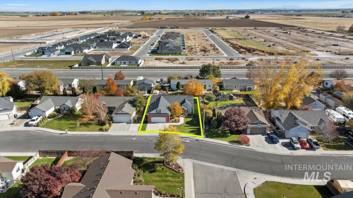 524 Meadowlark Way, Twin Falls, Idaho 83301-6820, 4 Bedrooms, 2 Bathrooms, Residential For Sale, Price $424,900,MLS 98967047