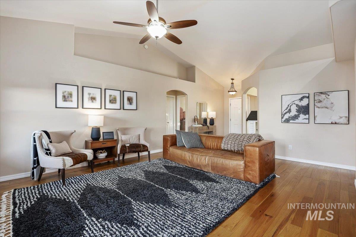 524 Meadowlark Way, Twin Falls, Idaho 83301-6820, 4 Bedrooms, 2 Bathrooms, Residential For Sale, Price $424,900,MLS 98967047