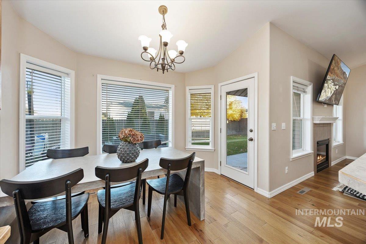 524 Meadowlark Way, Twin Falls, Idaho 83301-6820, 4 Bedrooms, 2 Bathrooms, Residential For Sale, Price $424,900,MLS 98967047