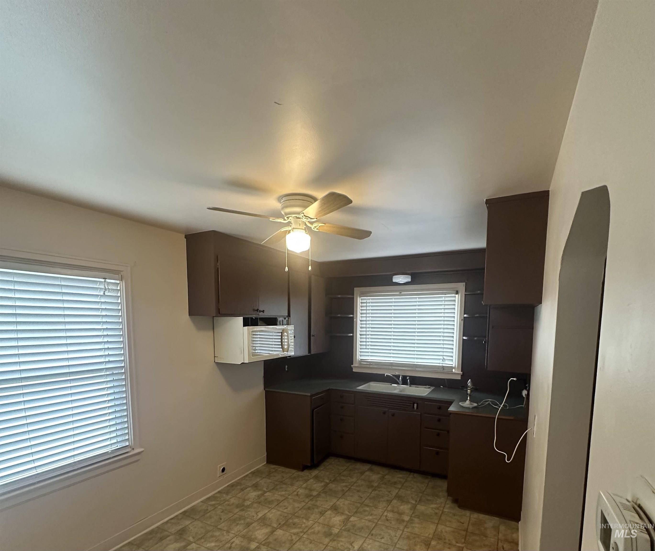 111 S Almond Street, Nampa, Idaho 83686, 2 Bedrooms, 1 Bathroom, Residential For Sale, Price $299,000,MLS 98967052