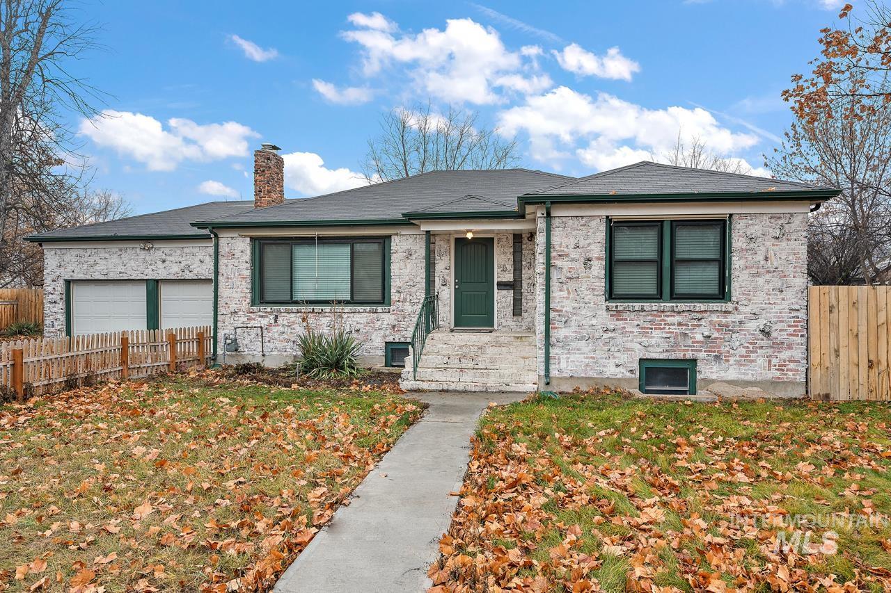 92 N Yale St, Nampa, Idaho 83651, 4 Bedrooms, 2 Bathrooms, Residential For Sale, Price $444,900,MLS 98967053
