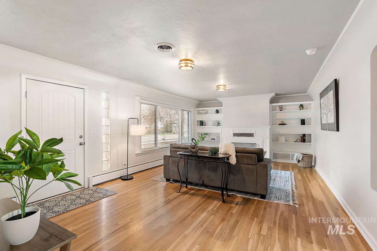 92 N Yale St, Nampa, Idaho 83651, 4 Bedrooms, 2 Bathrooms, Residential For Sale, Price $444,900,MLS 98967053