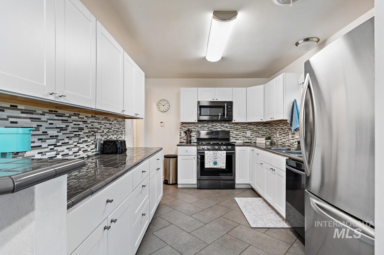 92 N Yale St, Nampa, Idaho 83651, 4 Bedrooms, 2 Bathrooms, Residential For Sale, Price $444,900,MLS 98967053