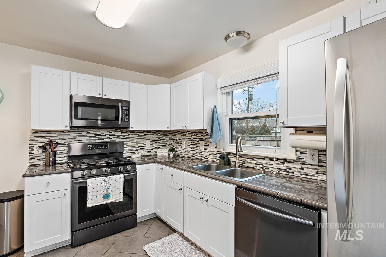 92 N Yale St, Nampa, Idaho 83651, 4 Bedrooms, 2 Bathrooms, Residential For Sale, Price $444,900,MLS 98967053