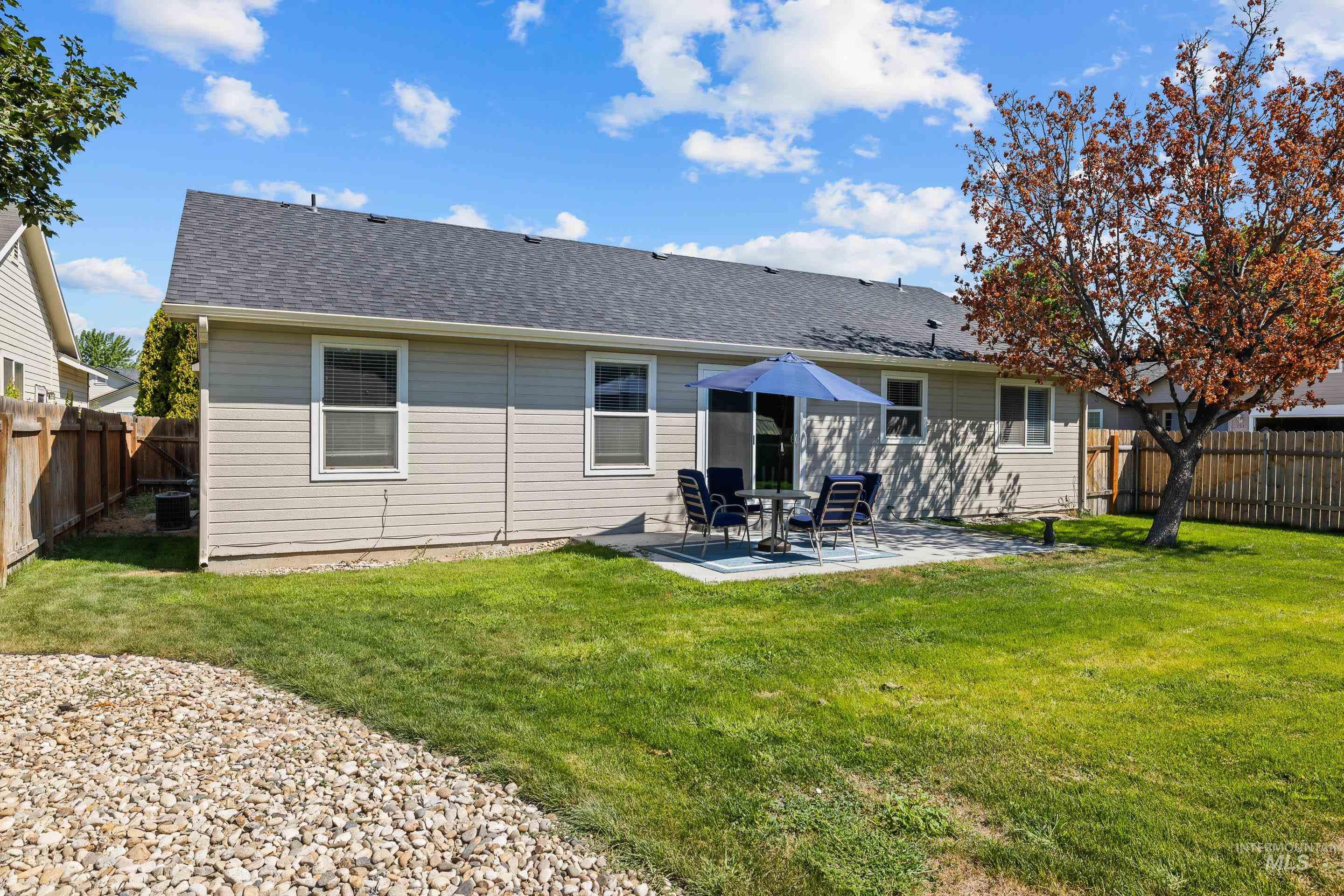 725 E Badley Ave, Meridian, Idaho 83642, 3 Bedrooms, 2 Bathrooms, Residential For Sale, Price $424,990,MLS 98967054