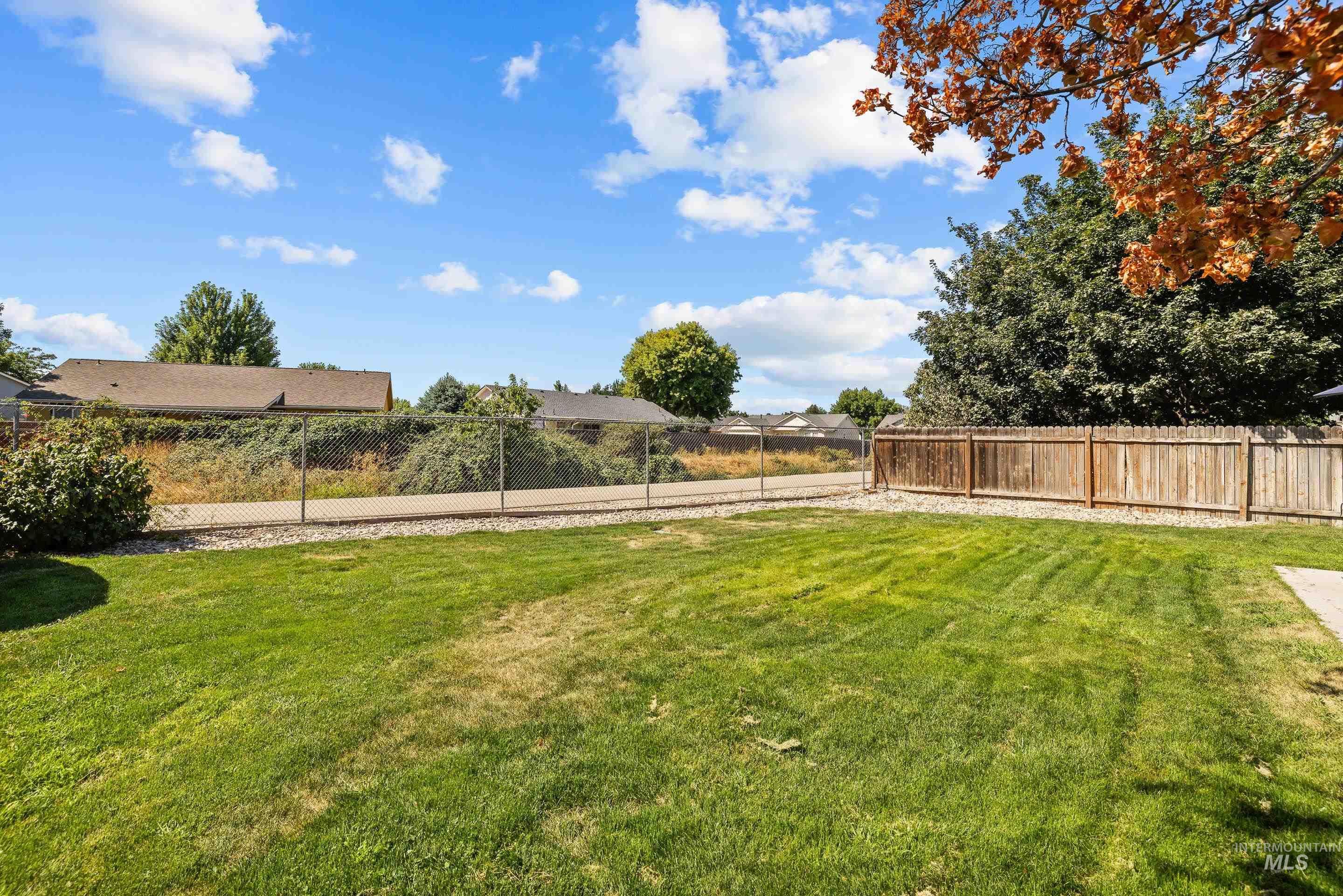 725 E Badley Ave, Meridian, Idaho 83642, 3 Bedrooms, 2 Bathrooms, Residential For Sale, Price $424,990,MLS 98967054