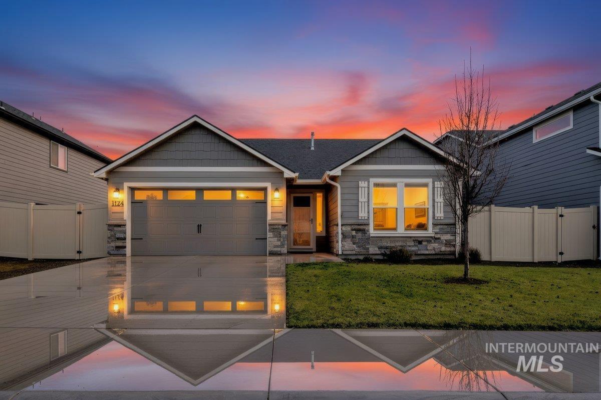 1124 N Ryde, Kuna, Idaho 83634, 3 Bedrooms, 2 Bathrooms, Residential For Sale, Price $420,900,MLS 98967086