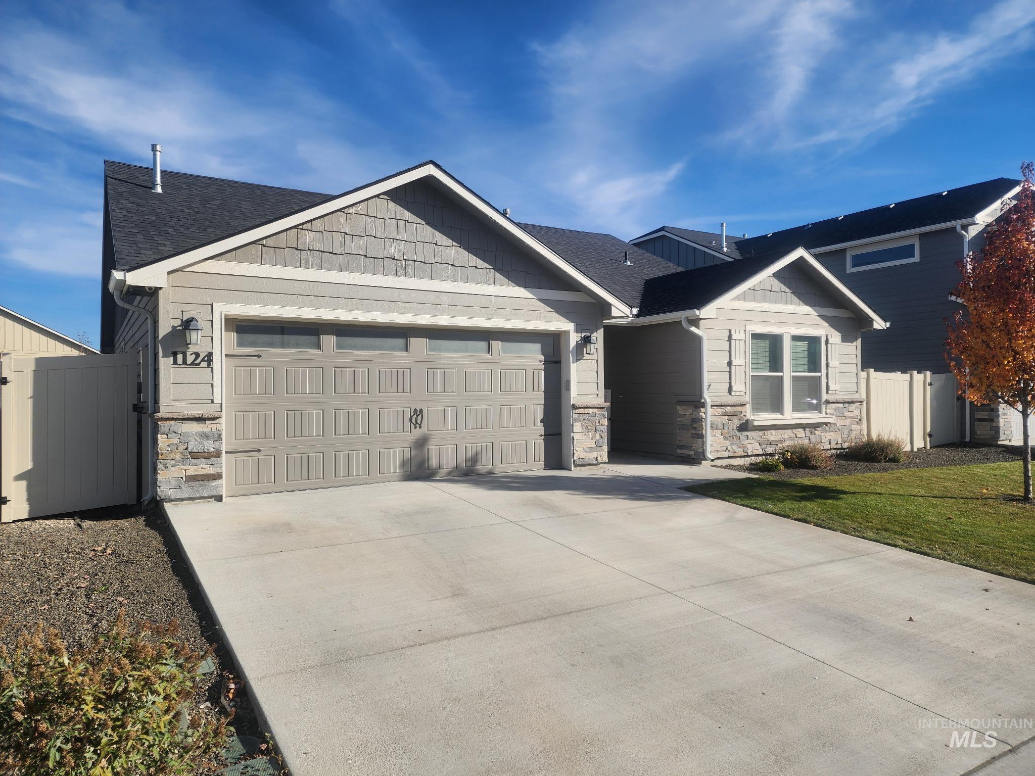 1124 N Ryde, Kuna, Idaho 83634, 3 Bedrooms, 2 Bathrooms, Residential For Sale, Price $433,900,MLS 98967086