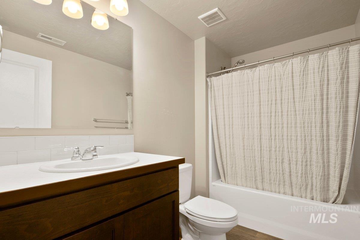 1124 N Ryde, Kuna, Idaho 83634, 3 Bedrooms, 2 Bathrooms, Residential For Sale, Price $420,900,MLS 98967086