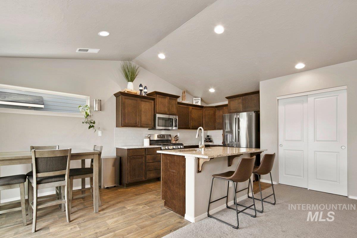 1124 N Ryde, Kuna, Idaho 83634, 3 Bedrooms, 2 Bathrooms, Residential For Sale, Price $420,900,MLS 98967086