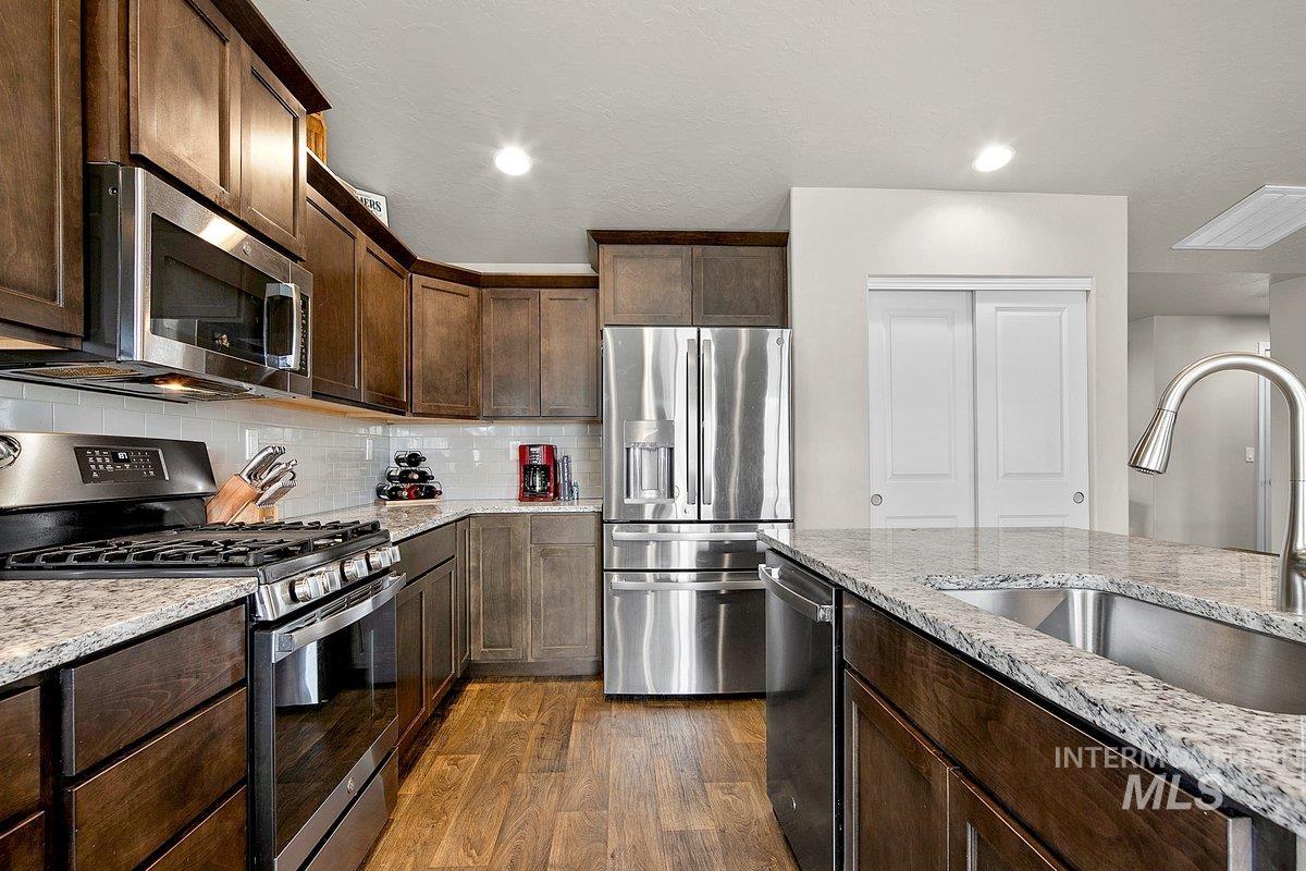 1124 N Ryde, Kuna, Idaho 83634, 3 Bedrooms, 2 Bathrooms, Residential For Sale, Price $420,900,MLS 98967086