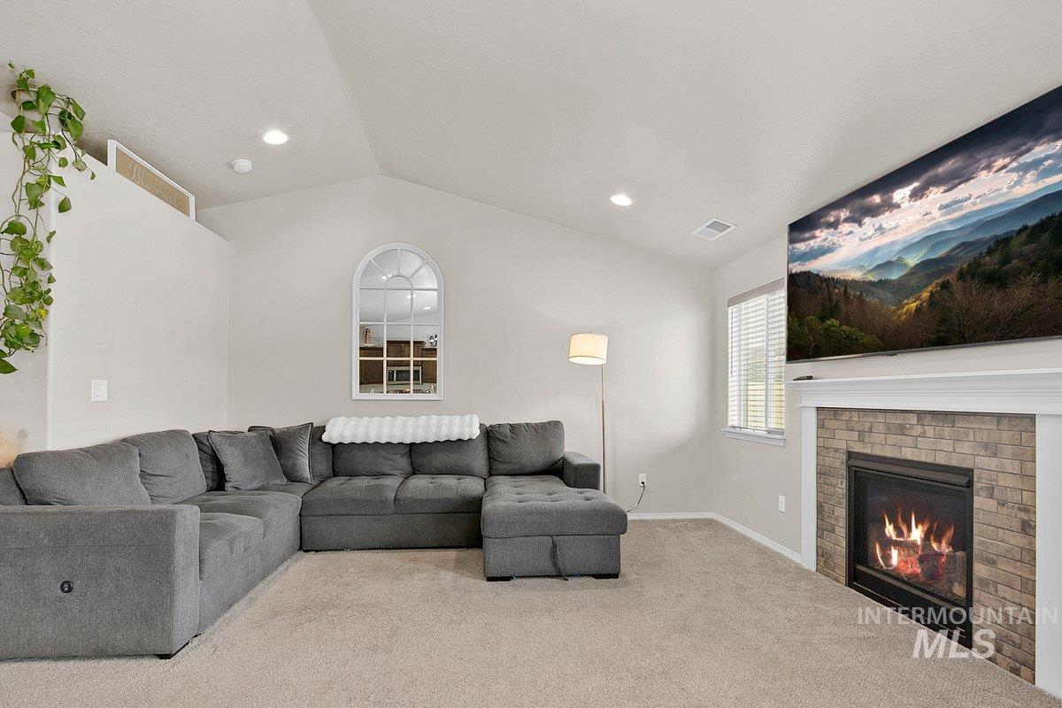 1124 N Ryde, Kuna, Idaho 83634, 3 Bedrooms, 2 Bathrooms, Residential For Sale, Price $420,900,MLS 98967086