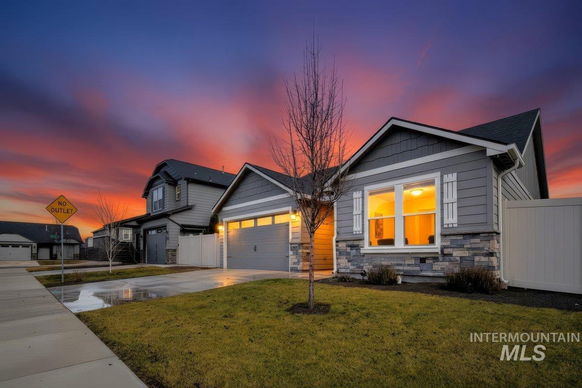 1124 N Ryde, Kuna, Idaho 83634, 3 Bedrooms, 2 Bathrooms, Residential For Sale, Price $420,900,MLS 98967086