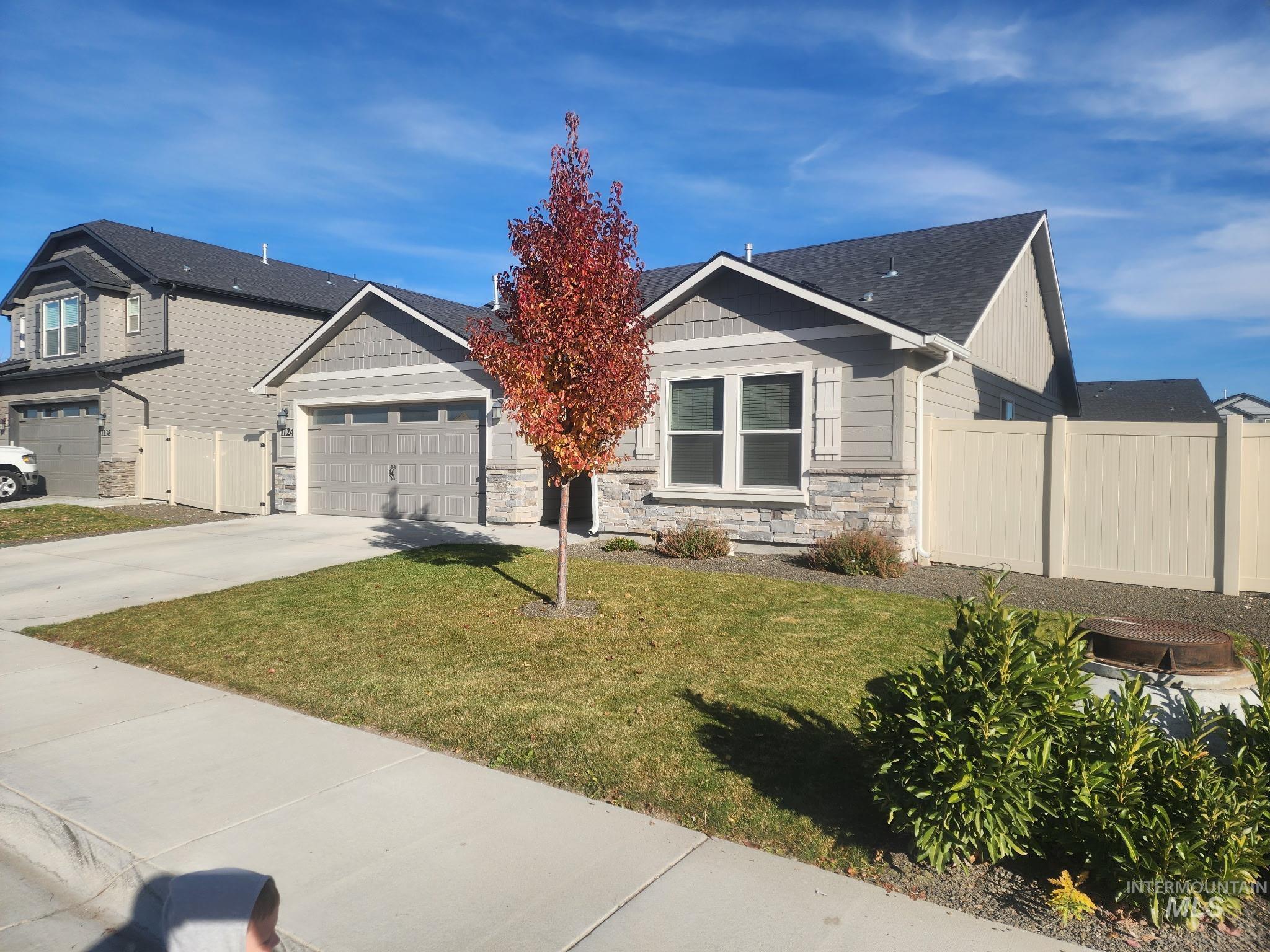 1124 N Ryde, Kuna, Idaho 83634, 3 Bedrooms, 2 Bathrooms, Residential For Sale, Price $433,900,MLS 98967086