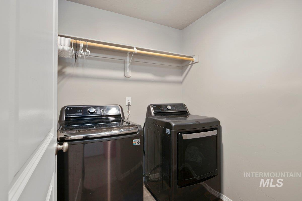 1124 N Ryde, Kuna, Idaho 83634, 3 Bedrooms, 2 Bathrooms, Residential For Sale, Price $420,900,MLS 98967086