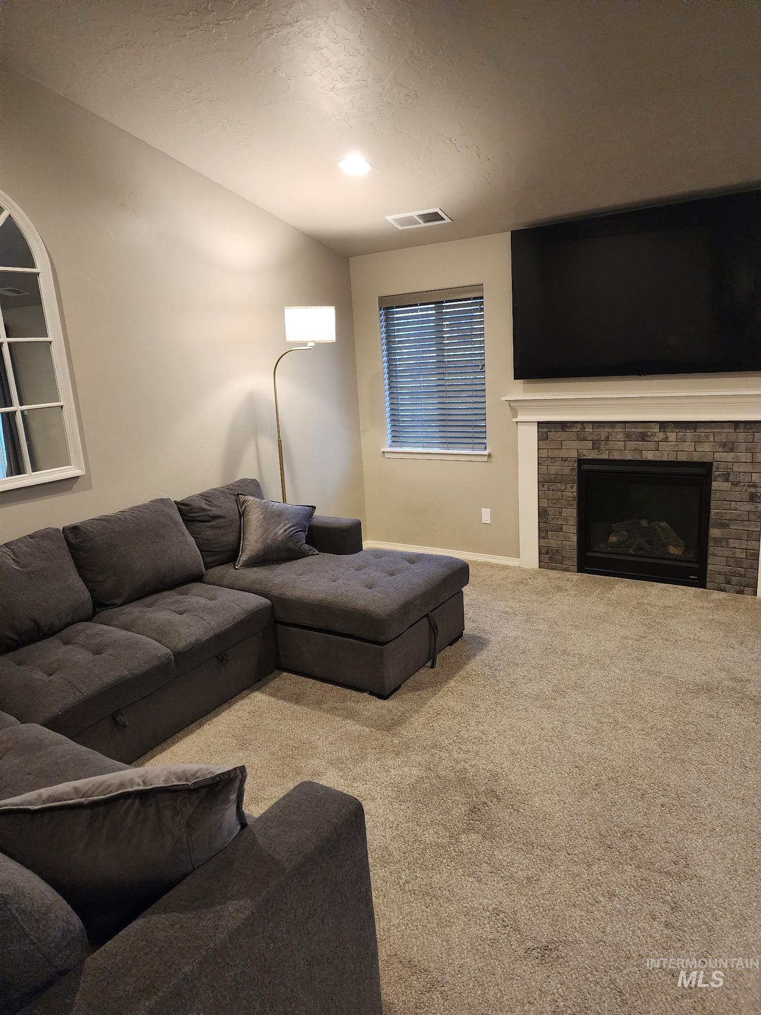 1124 N Ryde, Kuna, Idaho 83634, 3 Bedrooms, 2 Bathrooms, Residential For Sale, Price $433,900,MLS 98967086