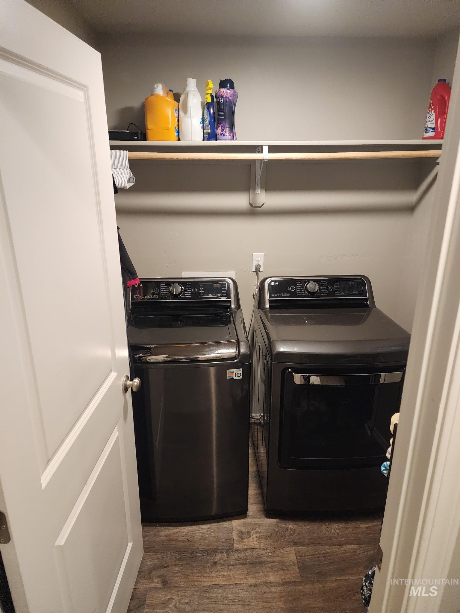 1124 N Ryde, Kuna, Idaho 83634, 3 Bedrooms, 2 Bathrooms, Residential For Sale, Price $433,900,MLS 98967086