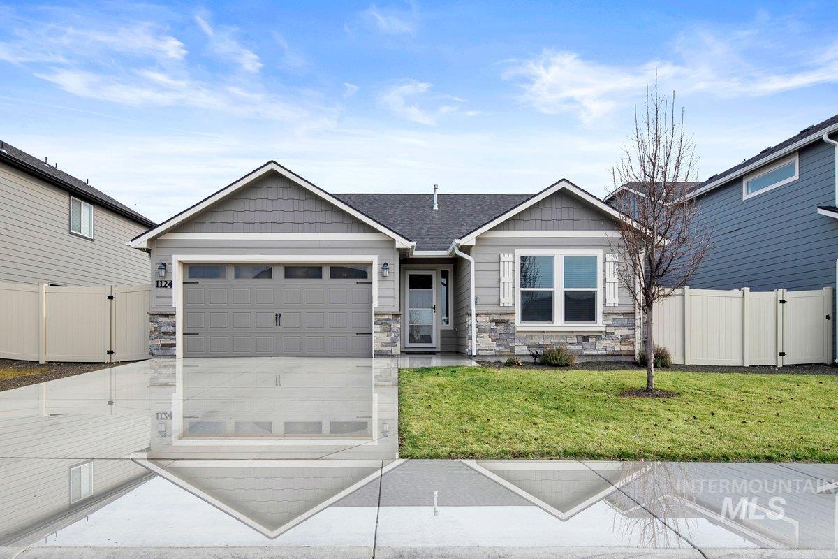 1124 N Ryde, Kuna, Idaho 83634, 3 Bedrooms, 2 Bathrooms, Residential For Sale, Price $420,900,MLS 98967086