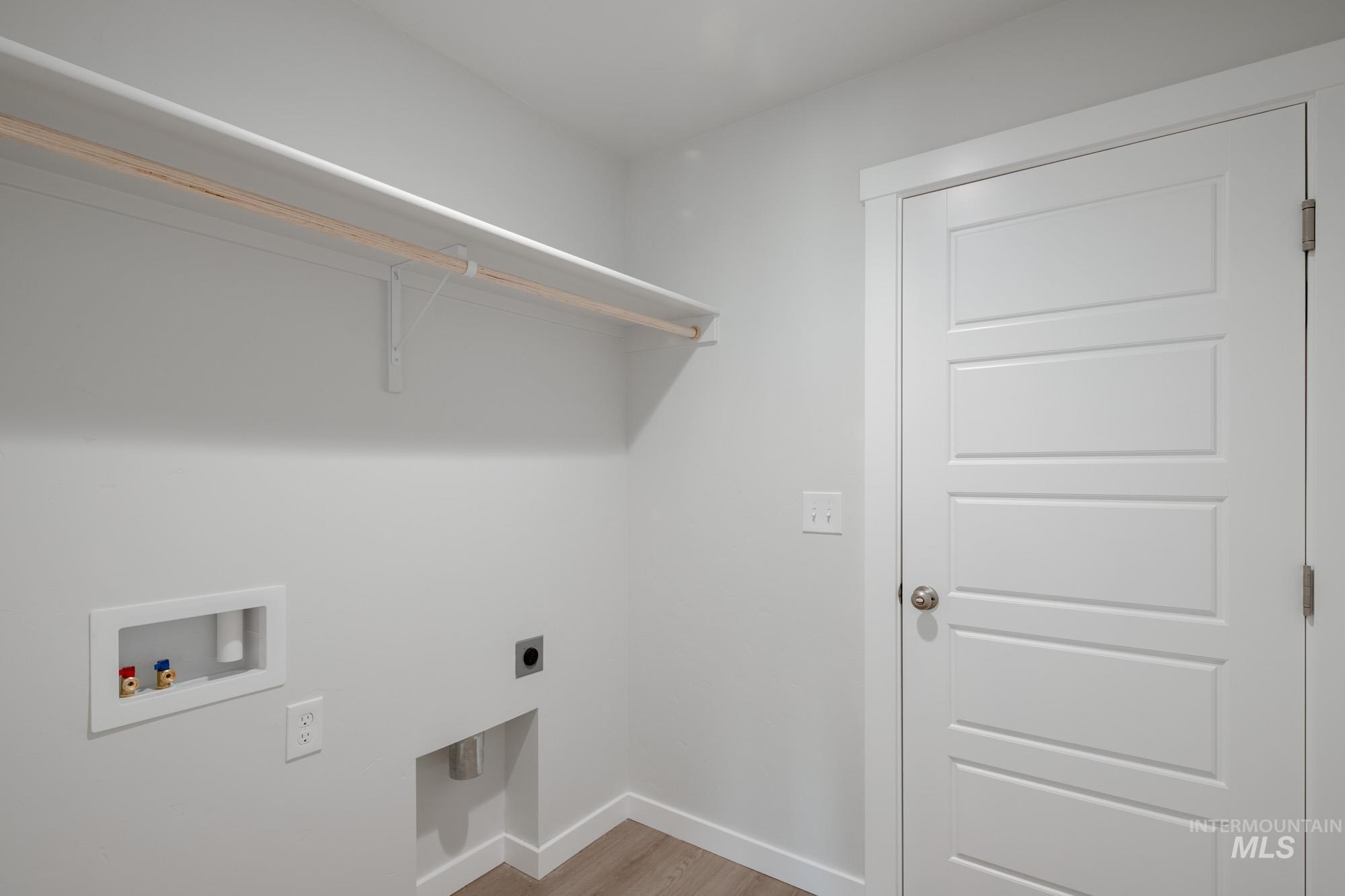 3710 W Dover St, Meridian, Idaho 83642, 3 Bedrooms, 2 Bathrooms, Residential For Sale, Price $454,990,MLS 98967095